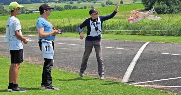 RC-KUNSTFLUG AUF DEM MODELLFLUG-PLATZ DER MG BREITENBACH, ERLEN