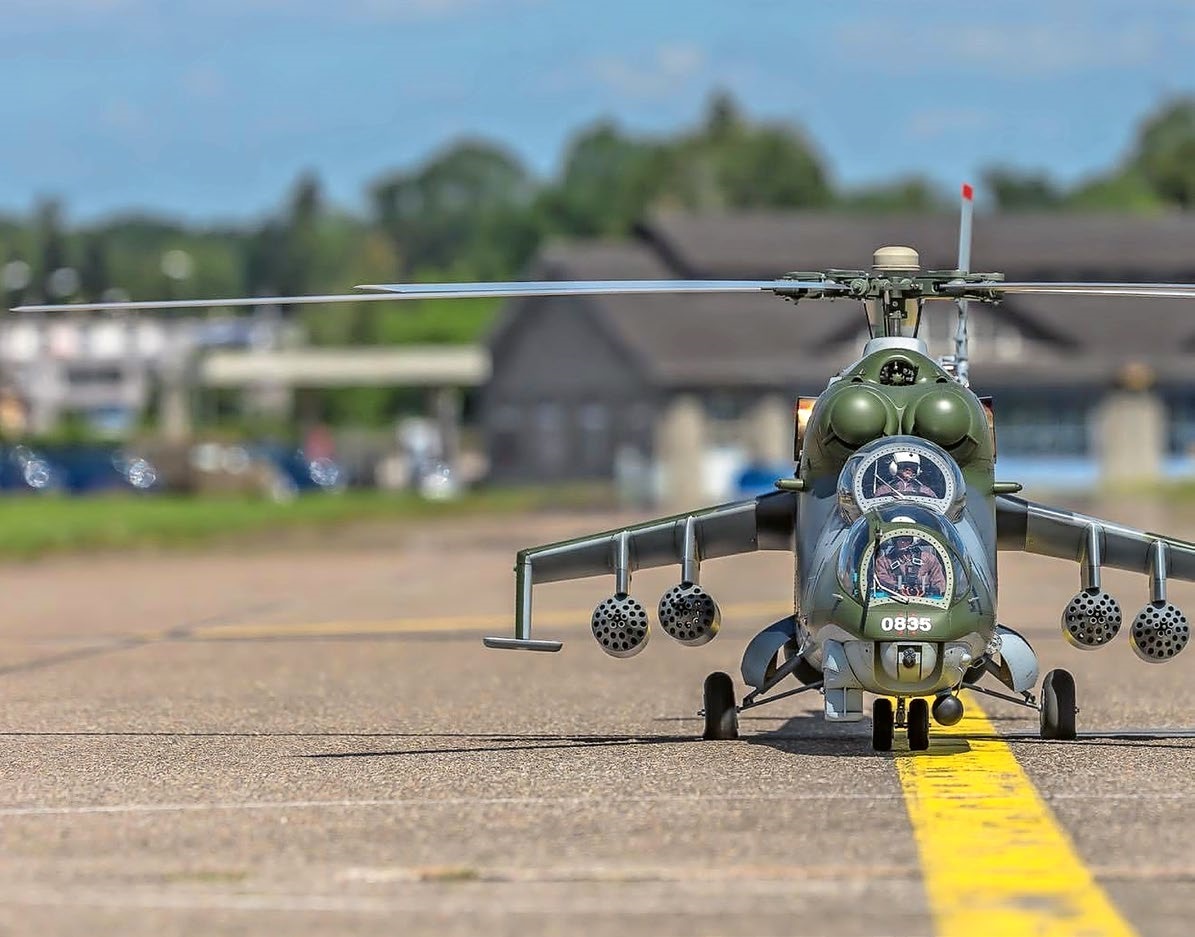 BAUBERICHT: SEMI-SCALE MIL MI24D «HIND» IM MASSSTAB 1:6