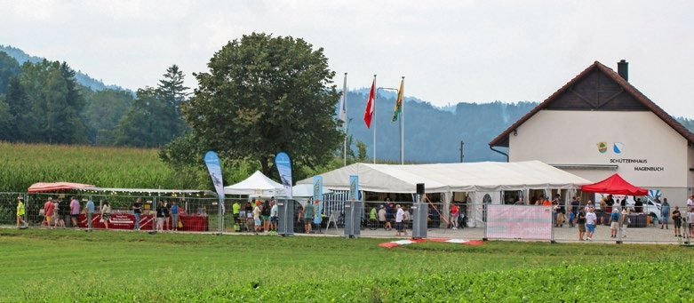 Temporärer Flugplatz Hagenbuch.