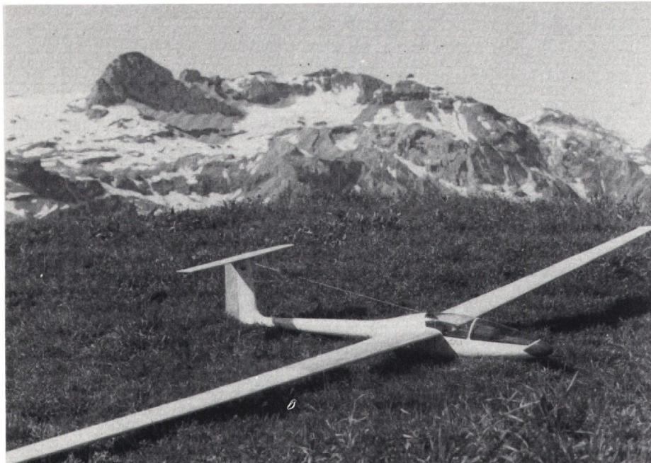 Alpiner Modell-Segelflug in 2000 m ü.M. auf dem Hahnenmoospass